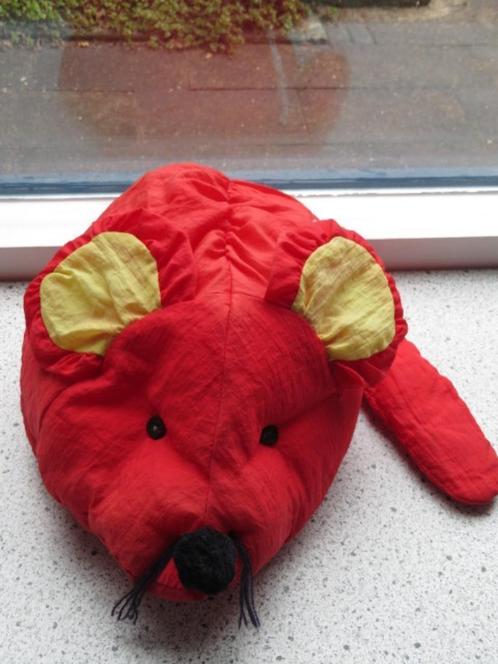 Muis van rode parachutestof zwarte neus MAMA-MAUS, Kinderen en Baby's, Speelgoed | Knuffels en Pluche, Gebruikt, Overige typen