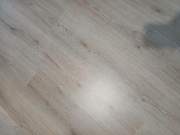 Complete Woninginrichting-meubels+laminaat+TV.  beschikbaar voor biedingen