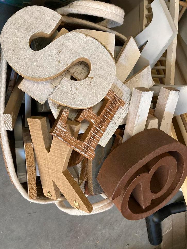 Heel veel letters en tekens oa hout en metaal, Hobby en Vrije tijd, Knutselen, Zo goed als nieuw, Materiaal, Ophalen of Verzenden