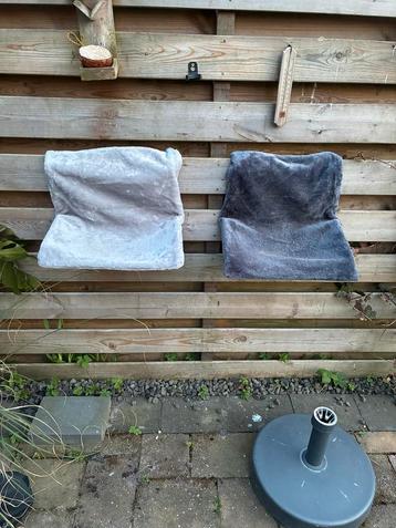 Katten hangmandjes voor radiator beschikbaar voor biedingen