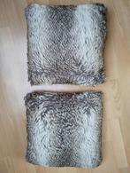 Z.g.a.n. 2 nep bont sier kussens, Huis en Inrichting, Woonaccessoires | Kussens, Ophalen of Verzenden, Zo goed als nieuw, Vierkant