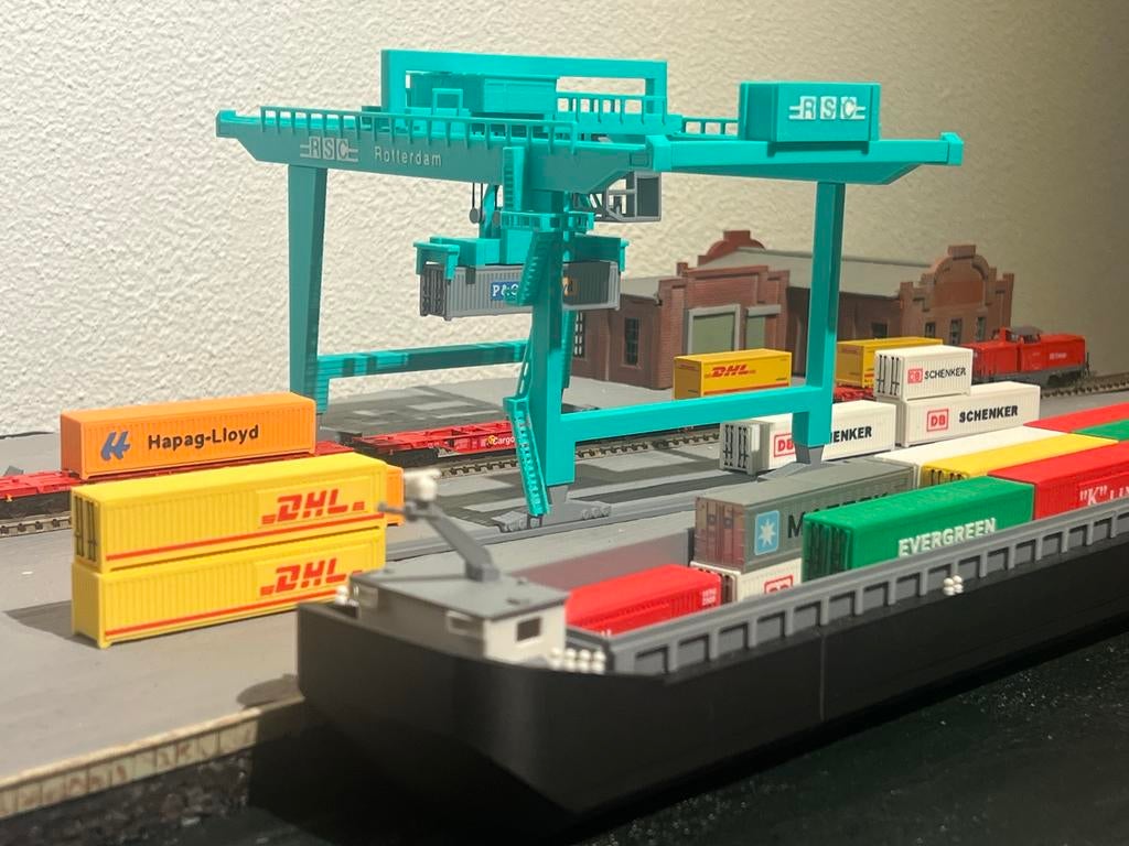 CONTAINER KRAAN - BINNENVAART CONTAINERSCHIP SPOOR N 1:160, Hobby en Vrije tijd, Overige merken, Verzenden, Gelijkstroom of Wisselstroom