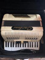 72 bass accordeon, Muziek en Instrumenten, Accordeons, Ophalen of Verzenden, Zo goed als nieuw, 72-bas, Overige merken