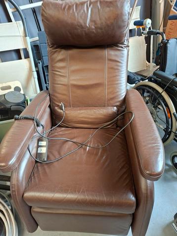 Comfortabele bruine lederen relaxfauteuil