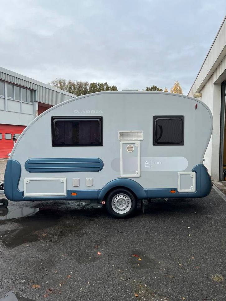 Adria Action 361 LH uit 2019 met Walker opblaasbare  luifel, Caravans en Kamperen, Caravans, Particulier, tot en met 3, 750 - 1000 kg
