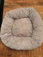 Klein kattenmandje nieuw, Dieren en Toebehoren, Kattenmanden, Ophalen of Verzenden, Nieuw, Pluche