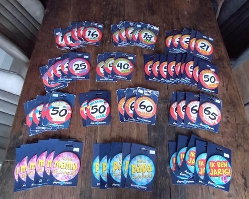 Partij Buttons te koop, Hobby en Vrije tijd, Feestartikelen, Nieuw, Feestartikel, Verjaardag, Ophalen of Verzenden
