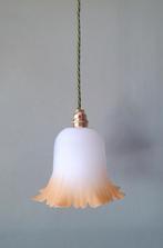 Glazen frosted tulp hanglamp, mat oranje glas, Huis en Inrichting, Lampen | Hanglampen, Ophalen of Verzenden, Zo goed als nieuw