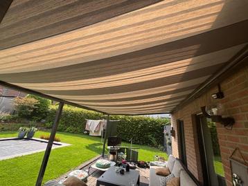 Elektrisch zonnescherm beschikbaar voor biedingen