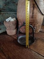 Mooie brocante smeedijzeren steigbeugel
Stijgbeugel, Antiek en Kunst, Ophalen of Verzenden
