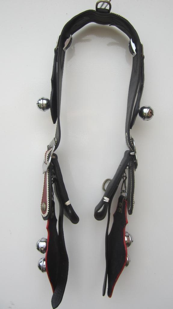 Tuig versiering met bellen, Cob maat, Dieren en Toebehoren, Paarden en Pony's | Hoofdstellen en Tuigage, Nieuw, Recreatie, Ophalen