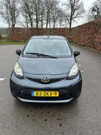 Toyota Aygo 1.0 12V Vvt-i 5DRS 2012 Grijs, Auto's, Toyota, Voorwielaandrijving, Stof, Zwart, 4 stoelen