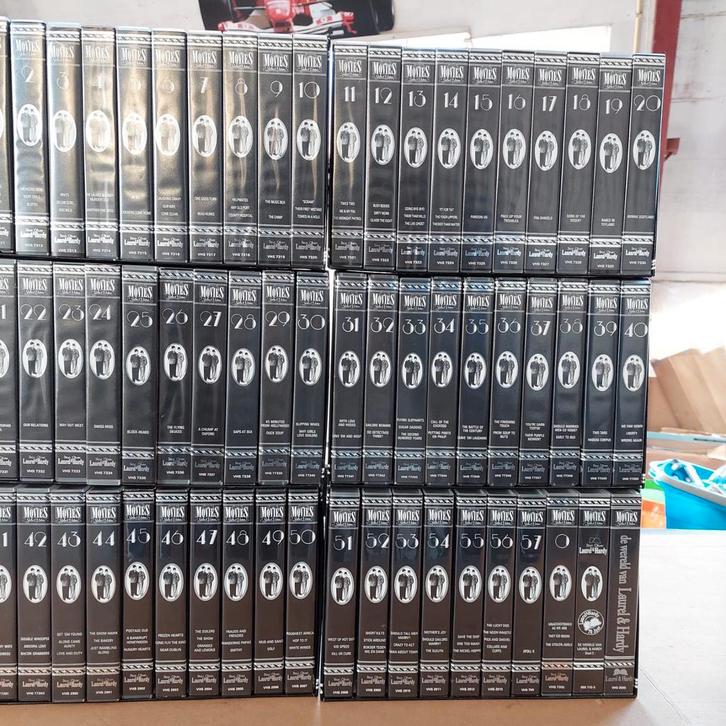Complete serie Laurel & Hardy ( 60 videobanden ), Cd's en Dvd's, VHS | Film, Zo goed als nieuw, Komedie, Alle leeftijden, Ophalen of Verzenden