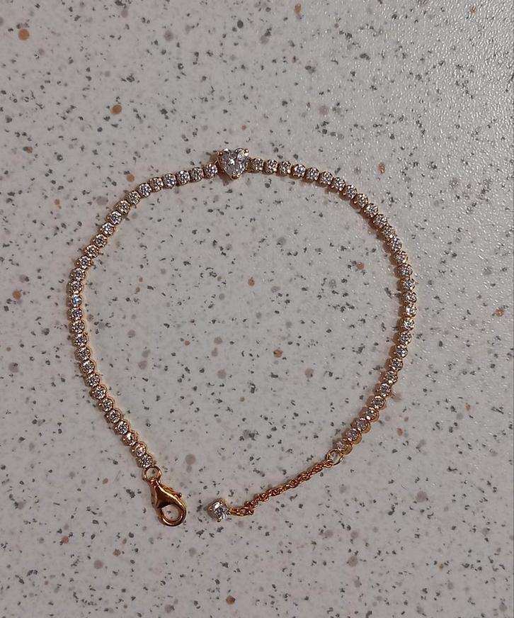 Pandora Sprankelend Hart Tennisarmband
Verguld 18 cm Nieuw, Sieraden, Tassen en Uiterlijk, Armbanden, Nieuw, Goud, Goud, Met kristal