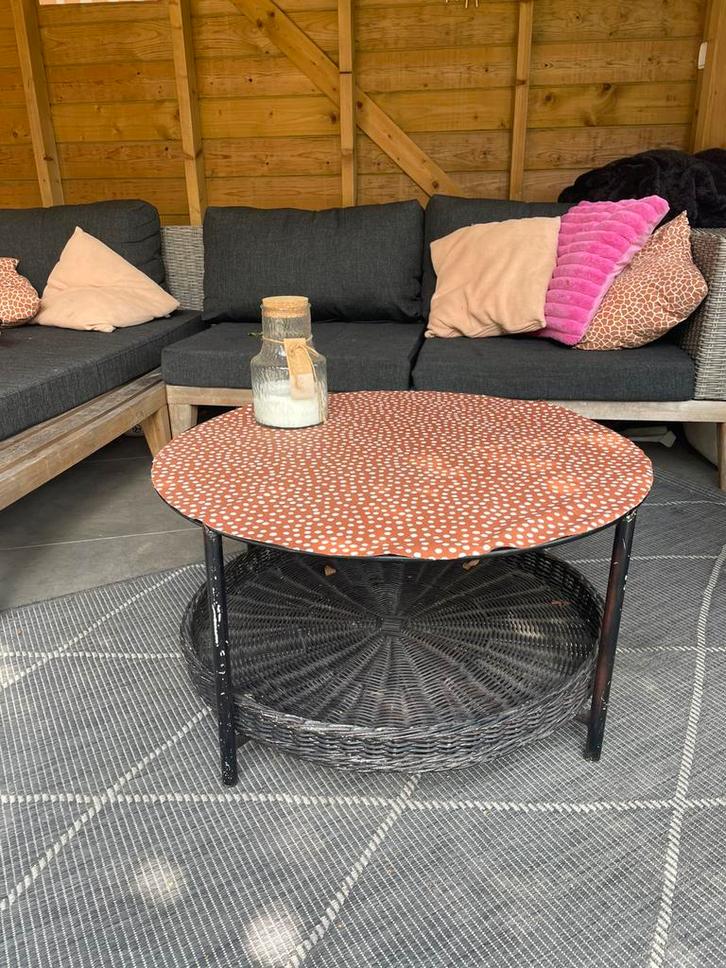 Leuke rotan salontafel, Tuin en Terras, Tuintafels, Gebruikt, Rond, Aluminium, Ophalen