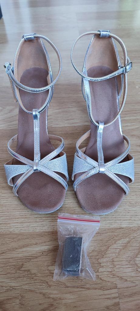Dansschoenen zilver, maat 40, NIEUW, Sport en Fitness, Dansen, Nieuw, Schoenen, Ophalen of Verzenden