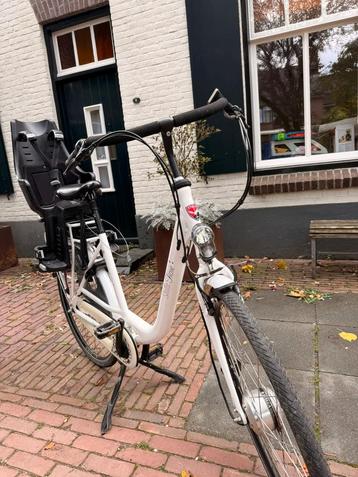 Stella Fiore Mamafiets met Bobike Achterzitje beschikbaar voor biedingen