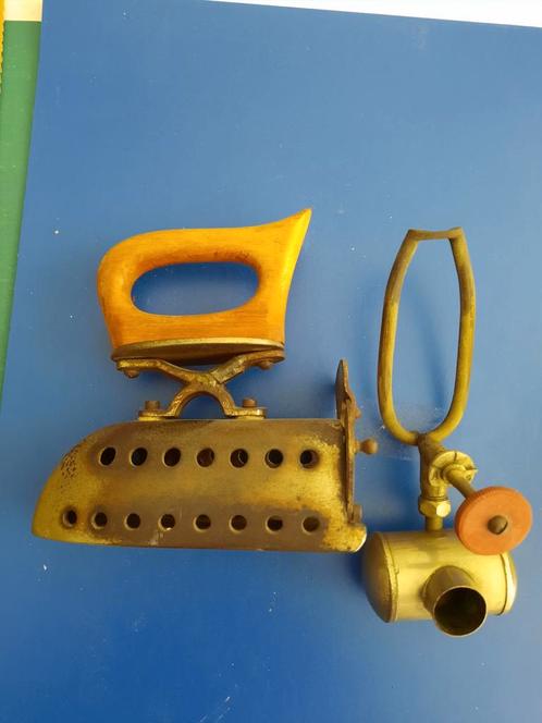Antiek Strijkijzer met Benzinebrander, Antiek en Kunst, Antiek | Gereedschap en Instrumenten, Ophalen of Verzenden