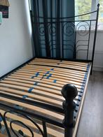 IJzeren bed van Ikea 140x200 met lattenbodem, Huis en Inrichting, Slaapkamer | Bedden, Ophalen, Gebruikt, Zwart, Vintage