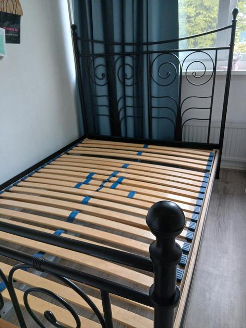IJzeren bed van Ikea 140x200 met lattenbodem, Huis en Inrichting, Slaapkamer | Bedden, Gebruikt, Tweepersoons, 140 cm, 200 cm