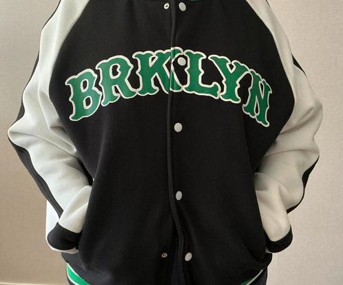 Bomber Old school jack maat L met drukknopen en print, Kleding | Dames, Jasjes, Kostuums en Pakken, Gedragen, Jasje, Maat 42/44 (L)