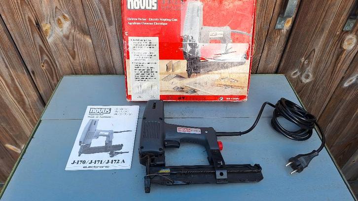 Novus J-172A combi tacker, Doe-het-zelf en Verbouw, Gereedschap | Handgereedschap, Zo goed als nieuw, Ophalen of Verzenden