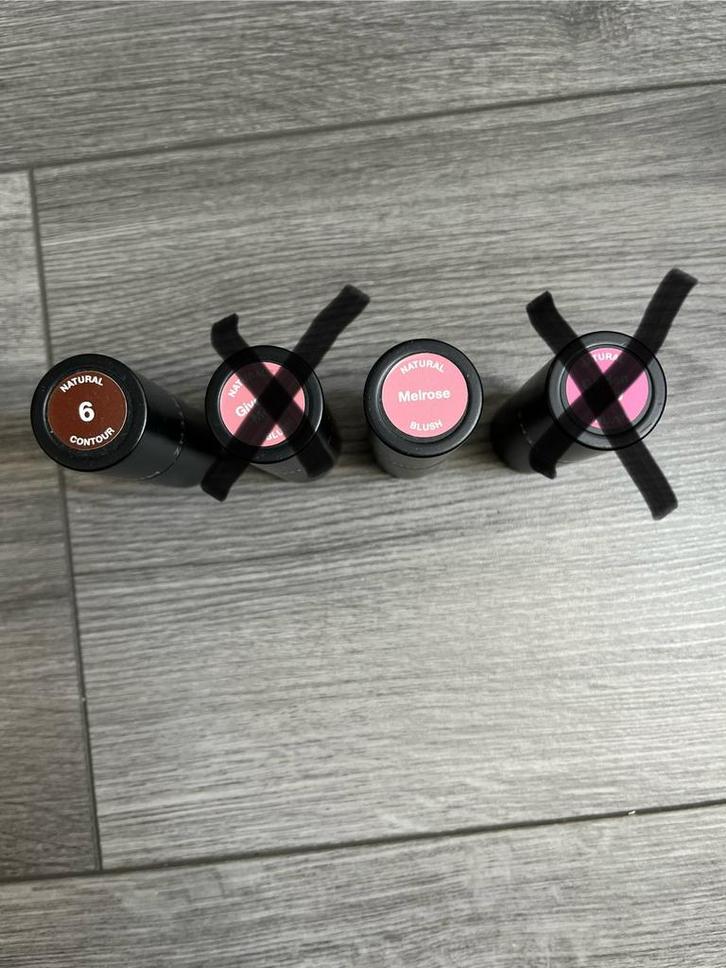 Mintenz, Sieraden, Tassen en Uiterlijk, Uiterlijk | Cosmetica en Make-up, Zo goed als nieuw, Wangen, Overige kleuren, Ophalen of Verzenden