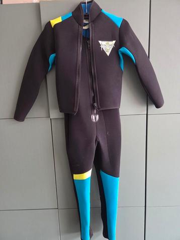 Wetsuits  beschikbaar voor biedingen