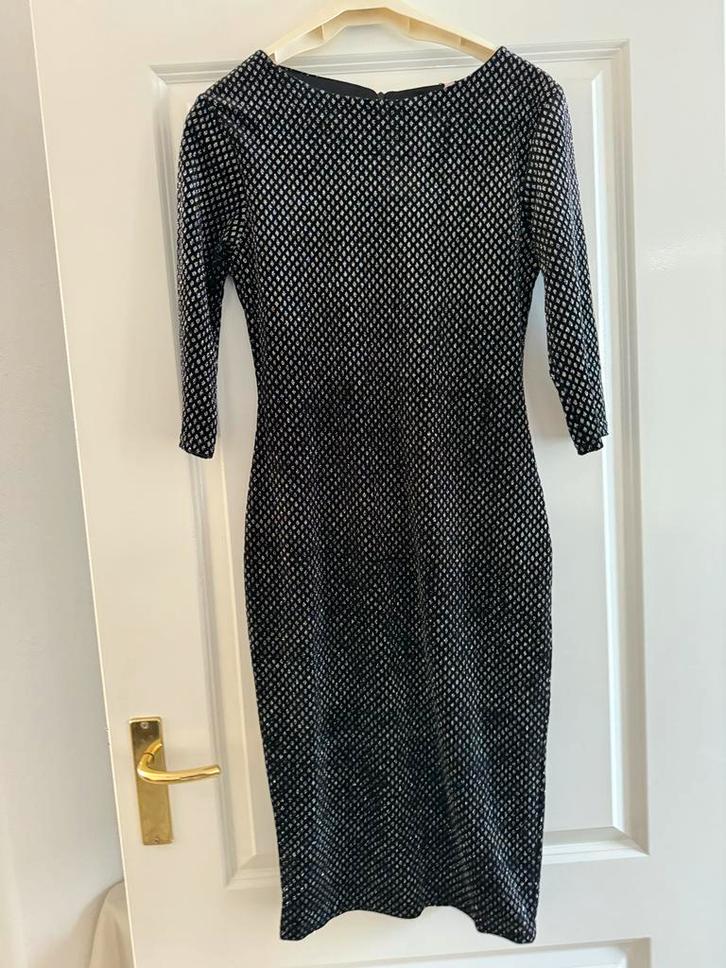 Elegante Zwarte Jurk maat M, Kleding | Dames, Jurken, Nieuw, Maat 38/40 (M), Zwart, Knielengte, Ophalen of Verzenden