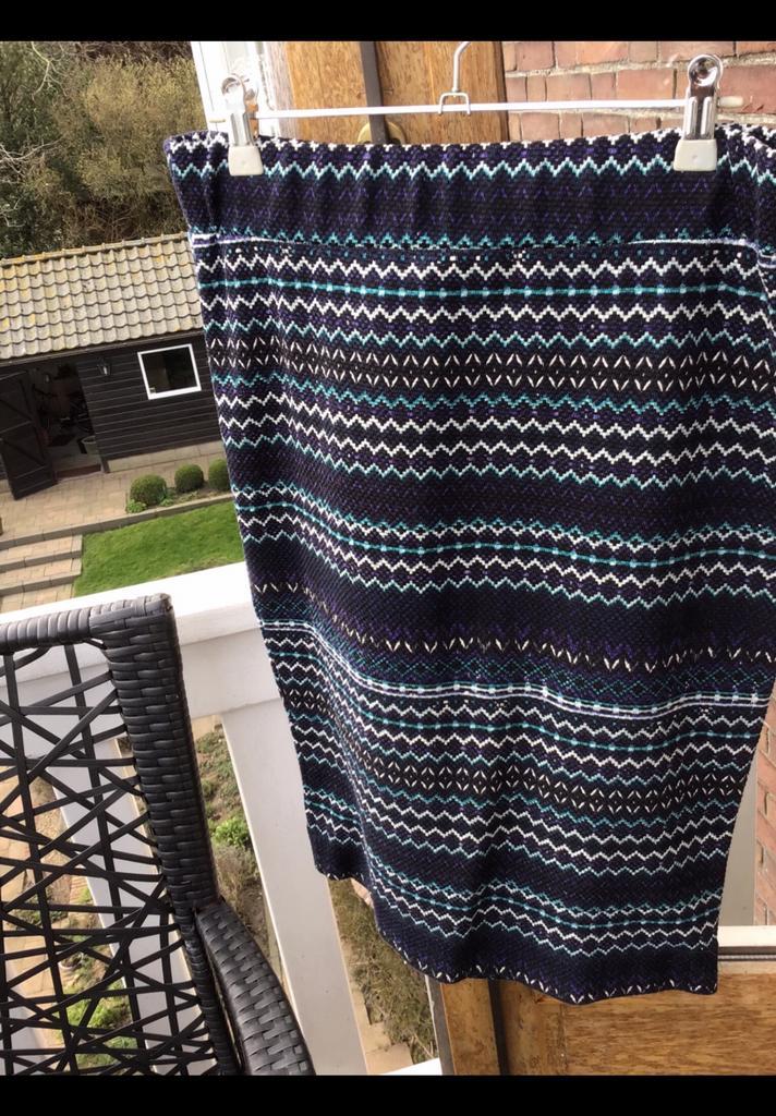 Rokje met stretch in maat M van Miss Etam in blauwtinten rok, Kleding | Dames, Rokken, Zo goed als nieuw, Blauw, Boven de knie