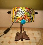 Tafellamp 'Vlinder' van Tiffany style., Gebruikt, Ophalen of Verzenden, Tiffany style, Glas