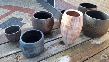 Set nette overpotten, bloempotten. In 1 Koop. Spanbroek beschikbaar voor biedingen