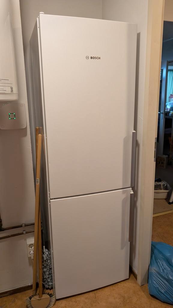 Bosch KGE368WCP Koel-Vriescombinatie, Witgoed en Apparatuur, Koelkasten en IJskasten, Gebruikt, Met vriesvak, 200 liter of meer