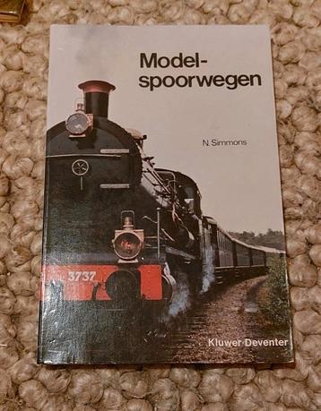 Modelspoorwegen - N. Simmons beschikbaar voor biedingen