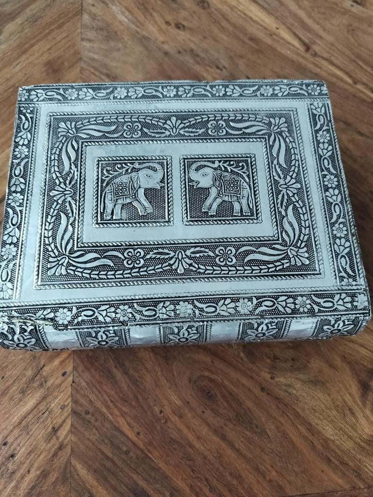 Zilverkleurige sieradendoos met olifanten, Antiek en Kunst, Ophalen of Verzenden