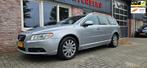 Volvo V70 1.6 T4 Limited Edition Trekhaak! 180PK! Xenon! Lee, Auto's, Voorwielaandrijving, 15 km/l, Gebruikt, 4 cilinders