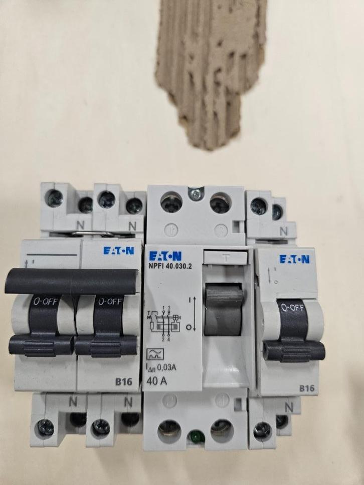 Diverse merken aardlek- en installatieautomaten, Doe-het-zelf en Verbouw, Elektra en Kabels, Gebruikt, Overige typen, Ophalen of Verzenden