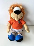 Knuffel Loekie de leeuw in oranje voetbalpak 35 cm, Verzamelen, Overige typen, Gebruikt, Ophalen of Verzenden
