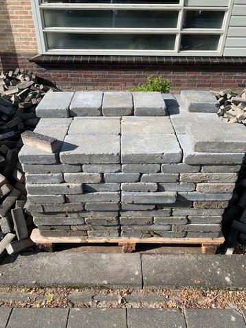 Gratis ophalen terrastegels 30 x 20 x 6 ( 10m2 )  beschikbaar voor biedingen