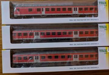 DB N Wagen set van 3 Trix 23431 + 23432 + 32433 | Nieuw  beschikbaar voor biedingen