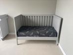 Sundvik ledikant peuterbed licht grijs 120x60, Kinderen en Baby's, Kinderkamer | Bedden, Ophalen, Zo goed als nieuw, Minder dan 140 cm