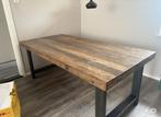 Robuuste houten eettafel met metalen poten, Huis en Inrichting, Tafels | Eettafels, Ophalen, Gebruikt, 100 tot 150 cm, 150 tot 200 cm