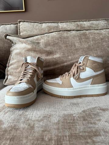Nike Air Jordan 1 Elevate high desert beschikbaar voor biedingen