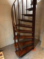 Mooie wenteltrap met stalen spil en gelakte houten treden, Doe-het-zelf en Verbouw, Ladders en Trappen, Ophalen, Gebruikt, Trap