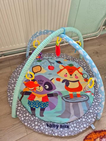 Baby Mix Speelkleed met Boog beschikbaar voor biedingen
