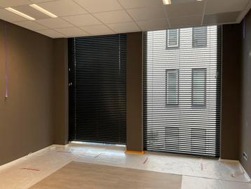 2 zwarte jaloezieën aluminium 5x157x300 cm prijs per stuk beschikbaar voor biedingen