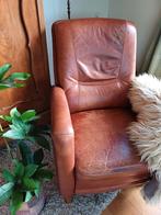 Schapenleren Fauteuil Kastanje stoel leer brocante, Huis en Inrichting, Fauteuils, Ophalen, Gebruikt, Vintage, 75 tot 100 cm
