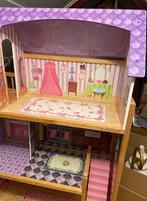 Barbiehuis 3 verdiepingen met meubels, Kinderen en Baby's, Speelgoed | Poppenhuizen, Ophalen, Gebruikt, Poppenhuis
