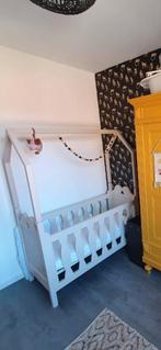 Brocante Ledikantje 60x120 met Huis/Hemel Constructie, Ophalen, Gebruikt, Lattenbodem, Minder dan 140 cm