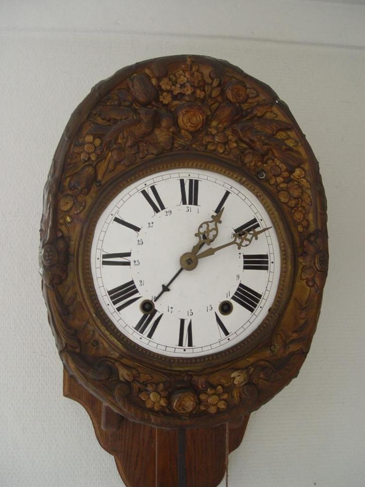 Antieke Comtoise klok met prachtige versierde kast en sling, Antiek en Kunst, Antiek | Klokken, Ophalen